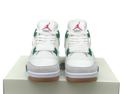 Air Jordan 4 Retro "Pine Green"