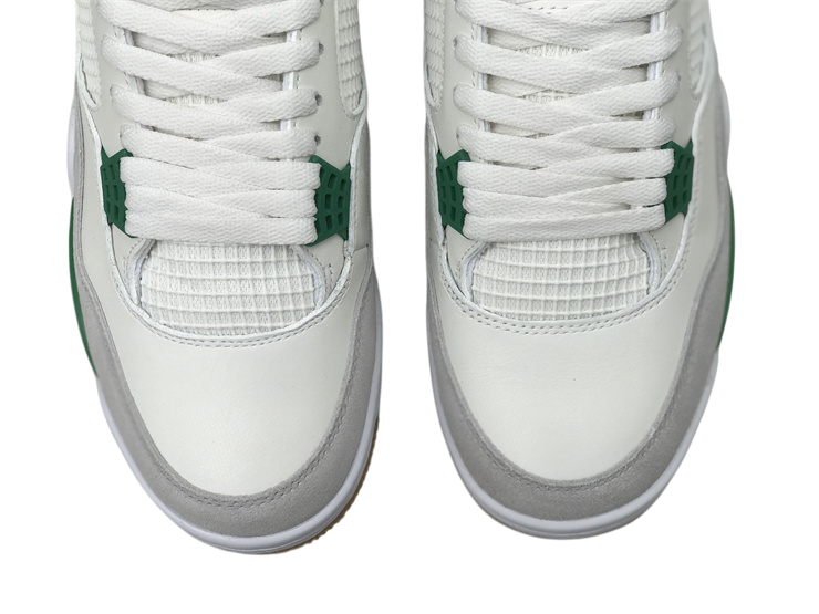 Air Jordan 4 Retro "Pine Green"